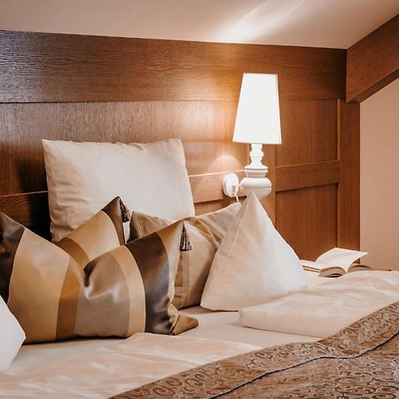 Der Eisvogel - Wellness- & Genusshotel バート・ゲーグギング エクステリア 写真