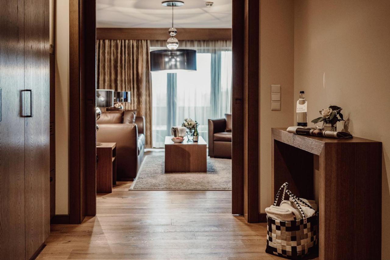 Der Eisvogel - Wellness- & Genusshotel バート・ゲーグギング エクステリア 写真