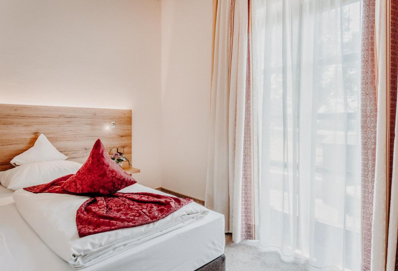 Der Eisvogel - Wellness- & Genusshotel バート・ゲーグギング エクステリア 写真